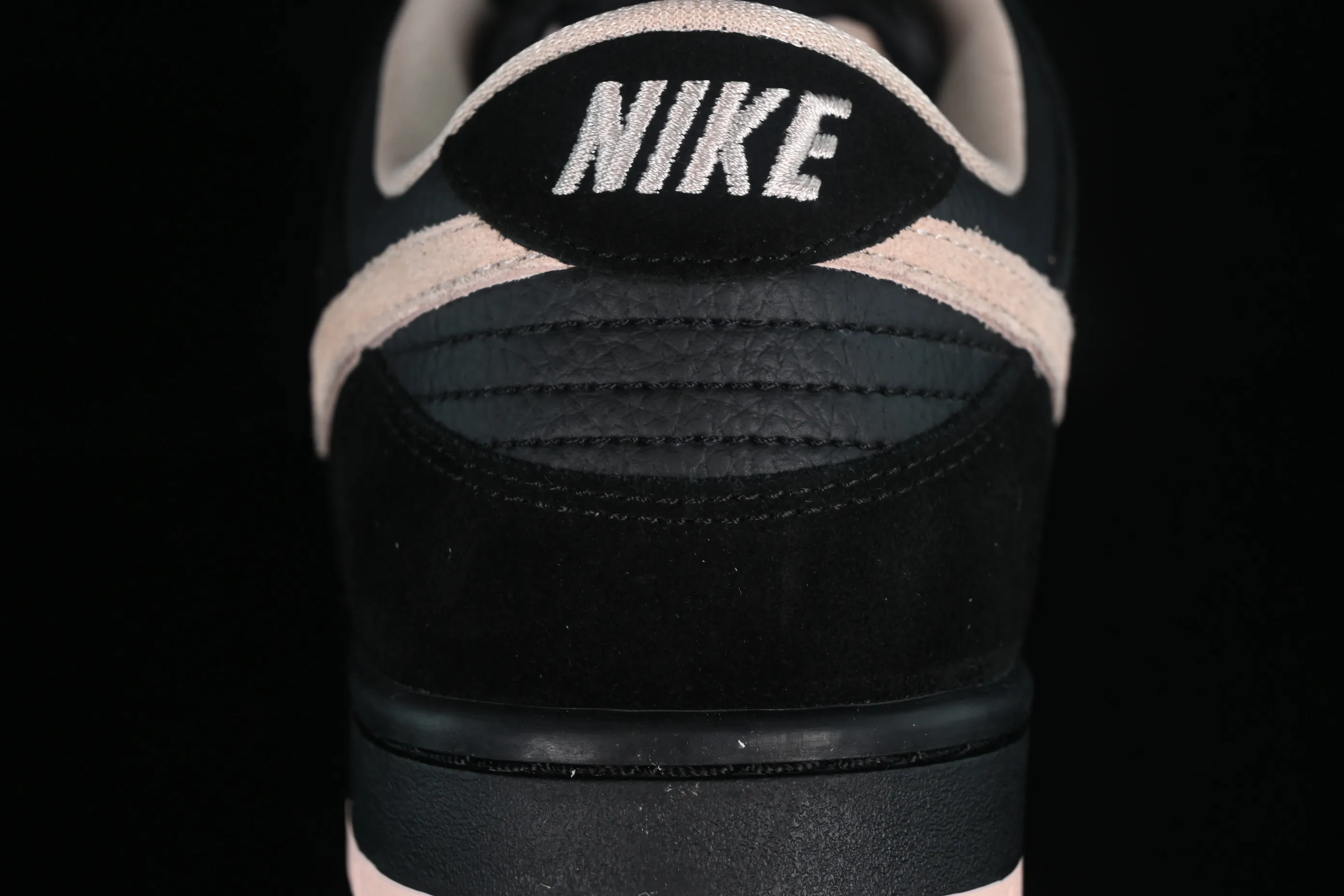 All categories Nk SB Dunk series Nk SB Dunk Low low-top sneakers K version Nk SB Dunk Low black and pink color SB dunk series low-top casual sports skateboard shoes BQ6817-003
